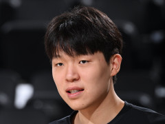 效仿姚明父母？疑似杨瀚森妈妈连续点赞“去美国陪儿子”言论