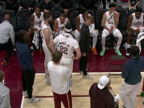 老鹰vs骑士英文原声全场回放