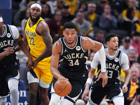 雄鹿117-115步行者 字母哥33+13+5压哨绝杀雄鹿险胜步行者