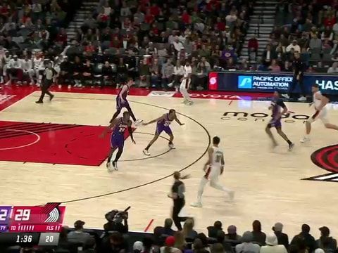 湖人vs开拓者回放录像【2025年11月04日】