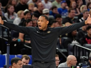 鹈鹕队主教练威利·格林在0胜6负开局后从容应对关于工作保障的问题