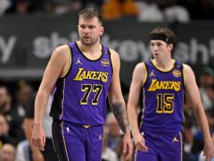 背靠背轮休！东契奇里夫斯今日均将缺战开拓者 湖人至少5人本场缺阵