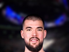 NBA每日篮板王：伊维察·祖巴茨18篮板(2025年11月04日)