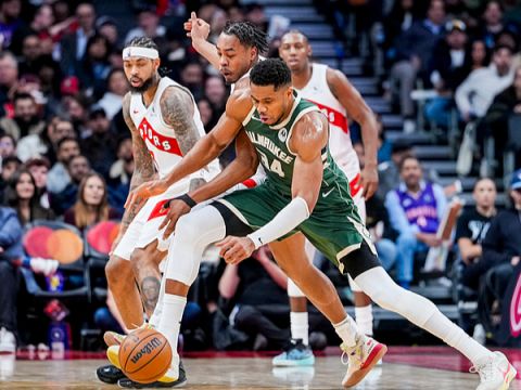 雄鹿100-128猛龙 字母哥22+8难敌对手锋线群