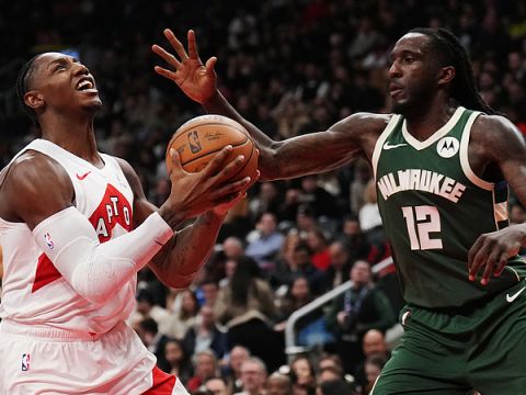 巴雷特vs雄鹿集锦 拿下23+8展现攻防一体全面表现