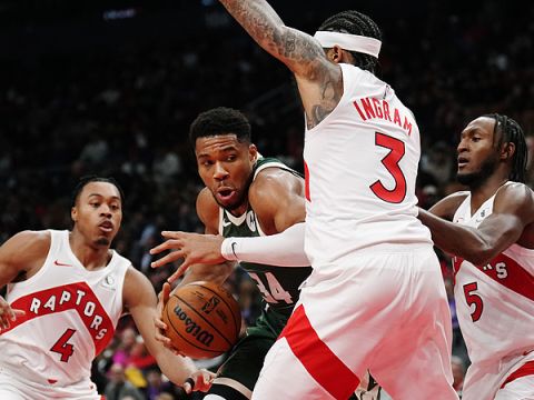 雄鹿100-128猛龙 字母哥22+8难敌对手锋线群