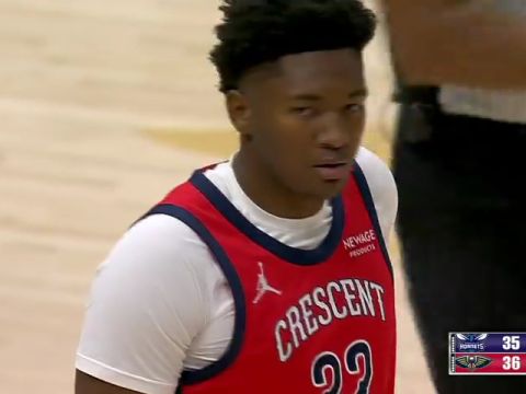 NBA常规赛：黄蜂vs鹈鹕第2节英文原声回放