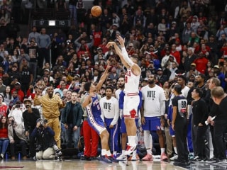 NBA战报：尼古拉·武切维奇，公牛惊天逆转胜76人