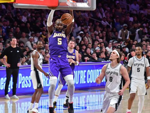 艾顿vs马刺集锦 全场高效轰下22+10攻防两端表现优秀