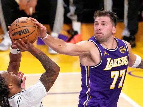 马刺vs湖人精华回放 文班亚马19+8犯满离场东契奇独揽35+9+13