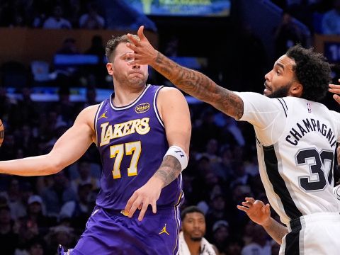 马刺116-118湖人 文班亚马19+8犯满离场东契奇独揽35+9+13