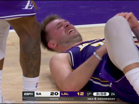 NBA常规赛：马刺vs湖人第1节英文原声回放