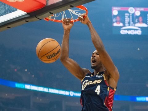 莫布利vs76人集锦 稳定发挥得到23分上演炸裂隔扣