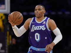 威少成为历史上首位在生涯第18个赛季及之后，仍能砍下三双的控卫