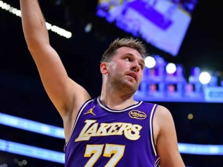 什么是PechaKucha？湖人队的卢卡·东契奇解释了JJ·雷迪克的破冰游戏，它将球队团结在一起