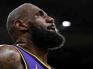 湖人队勒布朗·詹姆斯最新伤情更新预示着一项历史性纪录可能终结