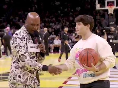 黄蜂vs热火第2节英文原声回放