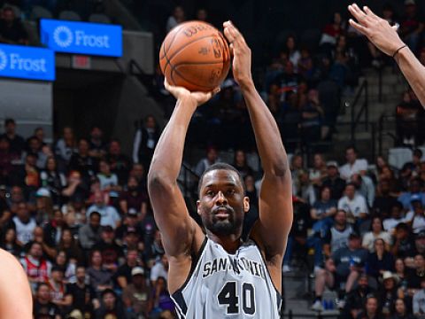 哈里森-巴恩斯vs火箭集锦 飙中6记三分拿下24+5诠释宝刀不老