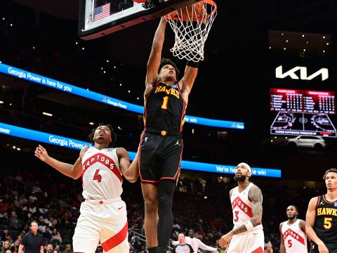 猛龙vs老鹰精华回放 猛龙7人得分上双末节成功逆转老鹰