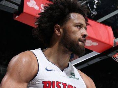 [康宁汉姆集锦]游刃有余！康宁汉姆18中13砍下34分10助 第三节14分