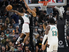 美记：若莫兰特被灰熊摆上交易货架，快船将是值得重点关注的球队