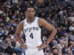 Shams：福克斯已完全康复，计划周日出战马刺主场对阵鹈鹕的比赛中