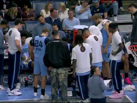 NBA杯小组赛东部B组：独行侠vs灰熊第3节英文原声回放