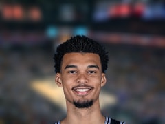 NBA每日篮板王：维克托·文班亚马18篮板(2025年11月09日)