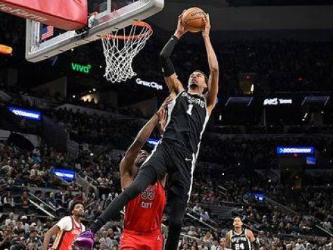 [文班亚马集锦]大号两双！文班亚马vs鹈鹕贡献18+18集锦