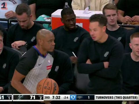 NBA常规赛：鹈鹕vs马刺第3节中文解说回放