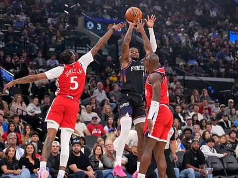 太阳114-103快船 布克21+10+9力压哈登13+13