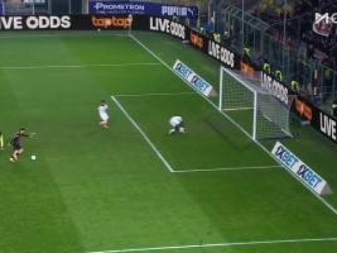 [空门不进] 离谱空门不进！萨56单刀过掉铃木彩艳，绝佳空门竟然打高了！