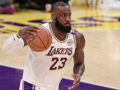 美记：骑士正在向詹姆斯询问是否想进行退役巡演，勇士也向他提出邀约