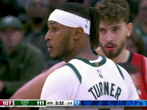 NBA常规赛：火箭vs雄鹿第4节英文原声回放