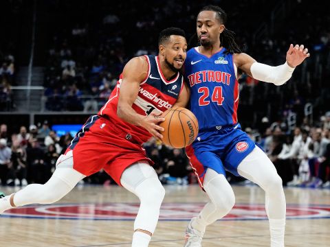 麦科勒姆vs活塞集锦 全面发力高效轰下42分遗憾不敌