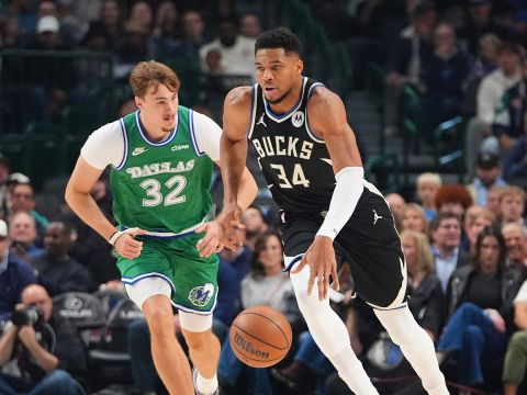 雄鹿116-114独行侠 字母哥30+8+6率队惊险战胜独行侠