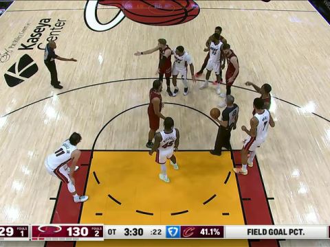 NBA常规赛：骑士vs热火英文原声全场回放