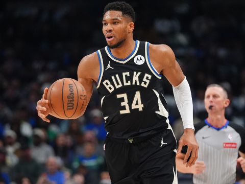 字母哥vs独行侠集锦 全面表现砍下30+8+6贡献多次精彩暴扣