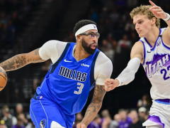 被交易至独行侠后戴维斯46场比赛中仅出战14场，出勤率低至30%