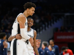 马刺新赛季前10场比赛取得8胜2负战绩！创下2015年来新赛季最佳开局