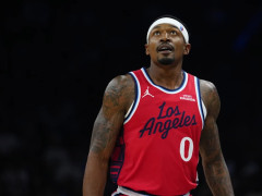 快船主帅谈比尔伤病：担心比尔的臀部伤病会变成长期问题，科林斯首发会先用一段时间