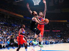 生涯首次恶犯！库里VS雷霆五连30+中断 13中4+5犯0助状态低迷