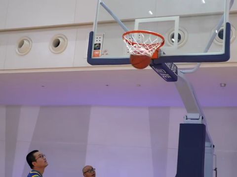 NBA常规赛：步行者vs爵士第2节英文原声回放