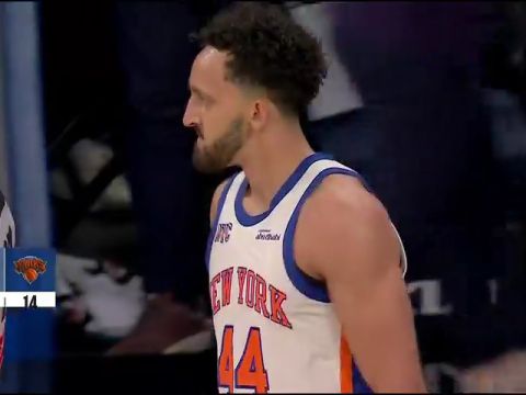 NBA常规赛：灰熊vs尼克斯第1节英文原声回放