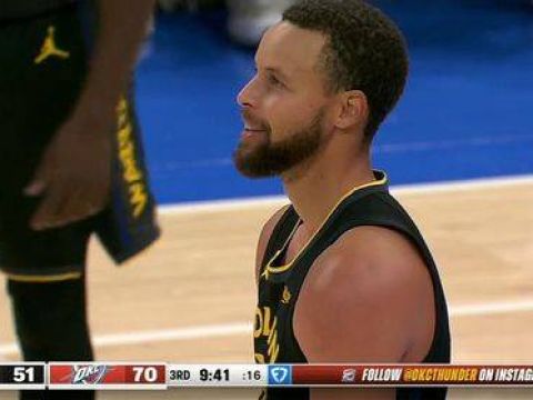 [库里5犯]裁判连吹两犯规！库里瞬间5犯 科尔一脸懵圈！