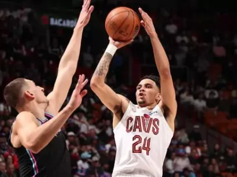 全场回放（周赫）