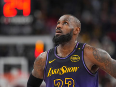 詹姆斯正式出现在湖人G联盟下属球队南湾湖人的球员名单中