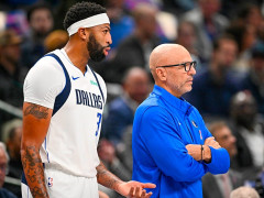 美记：未来两个多月内独行侠将与戴维斯团队合作，共同评估并决定是否在赛季中期推进交易