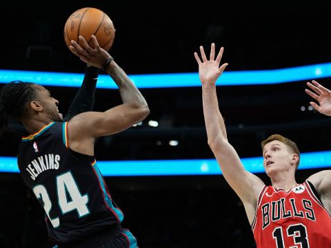 公牛vs活塞精华回放 里德携手邓罗合砍51分帮助活塞拿到8连胜