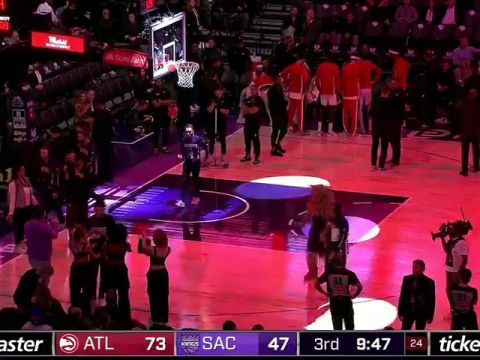 老鹰vs国王第3节英文原声回放